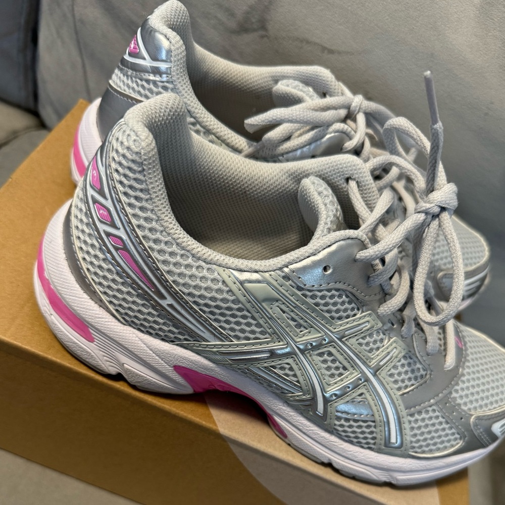 Woman Asics